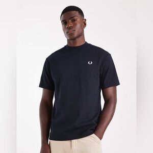 Fred Perry Fred Perry relaxed t-shirt in black size S